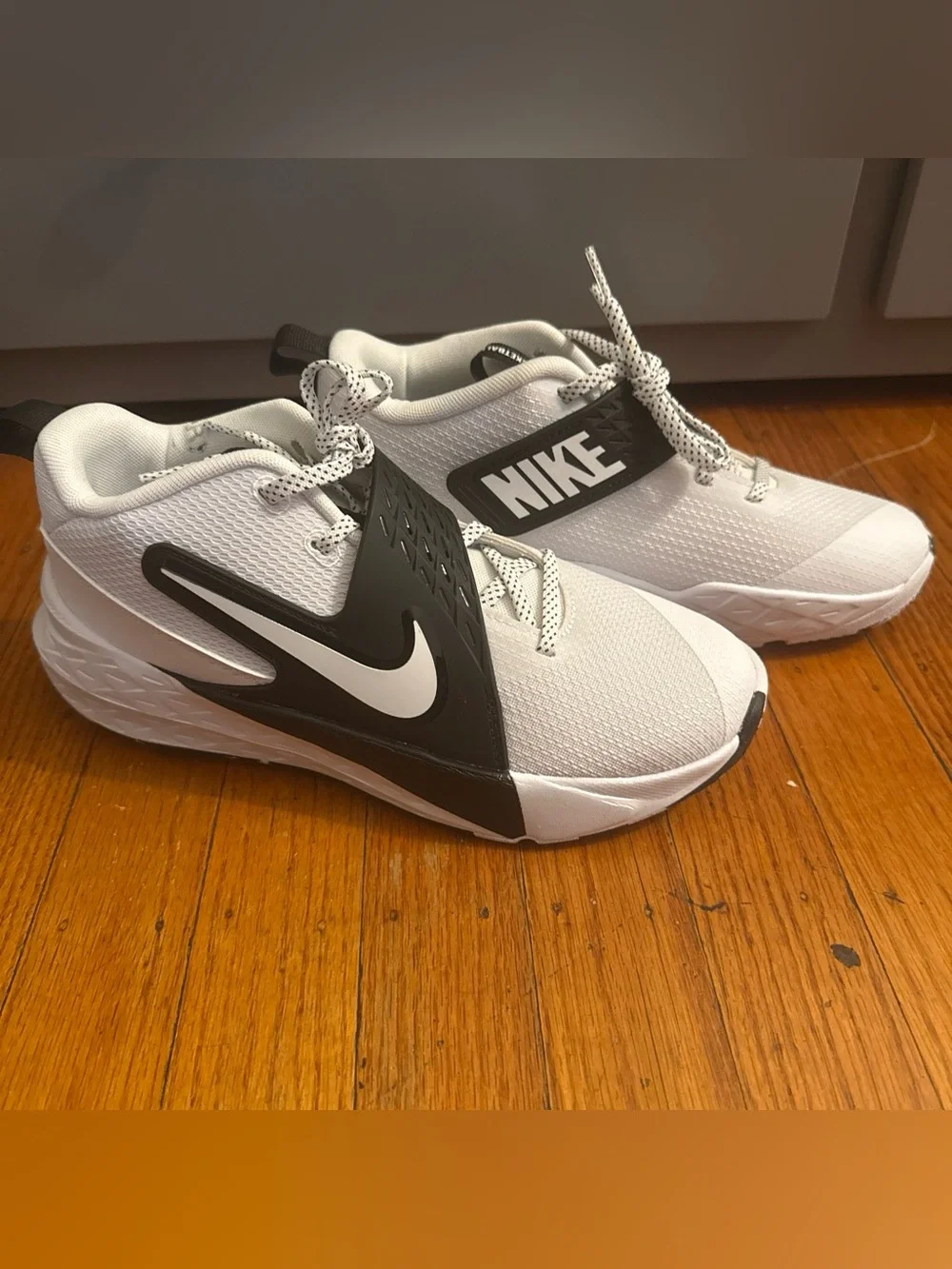 BRAND NEW - Nike Team Hustle D12 Basketball Shoes